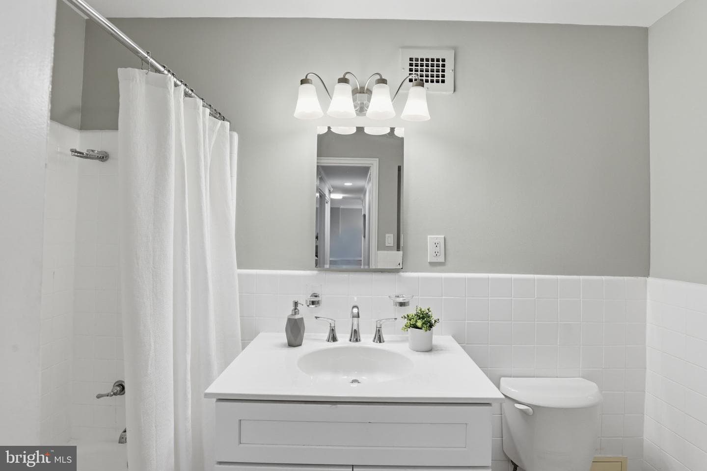 4301 Massachusetts Avenue NW #8007 photo 19