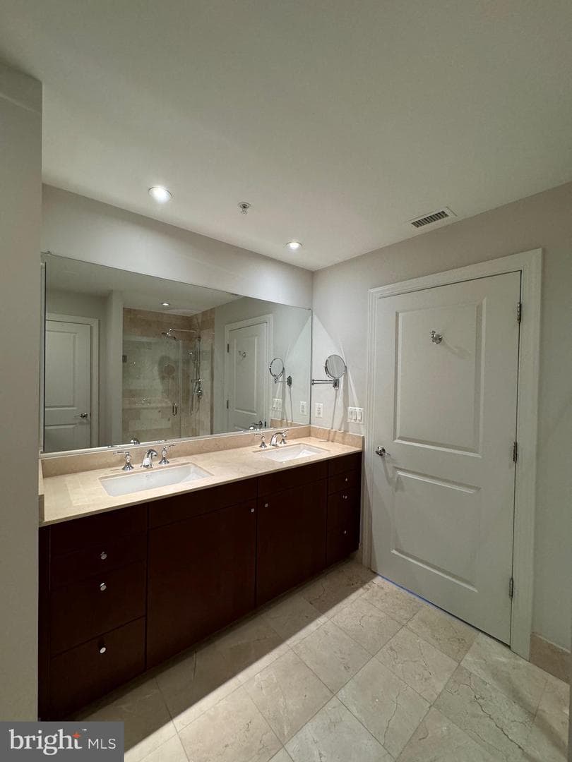 2425 L Street NW #730 photo 14