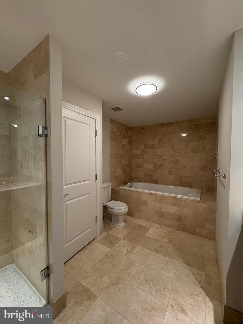 2425 L Street NW #730 photo 16