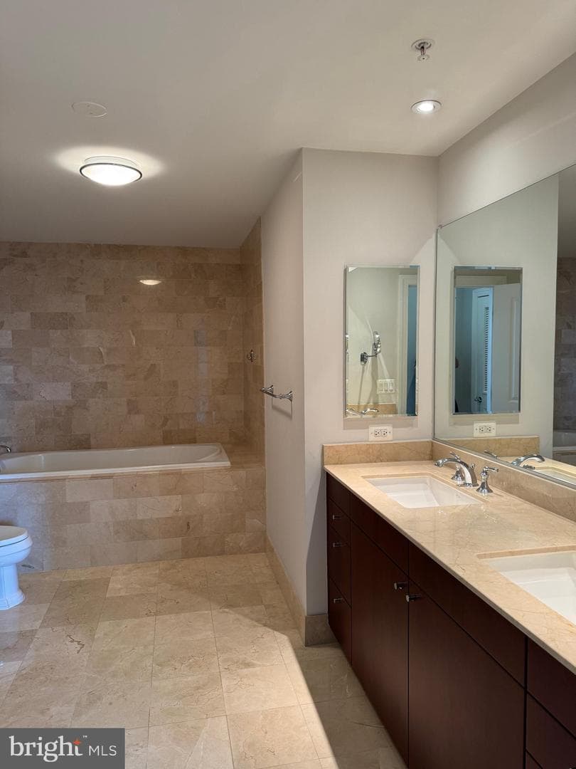 2425 L Street NW #730 photo 17