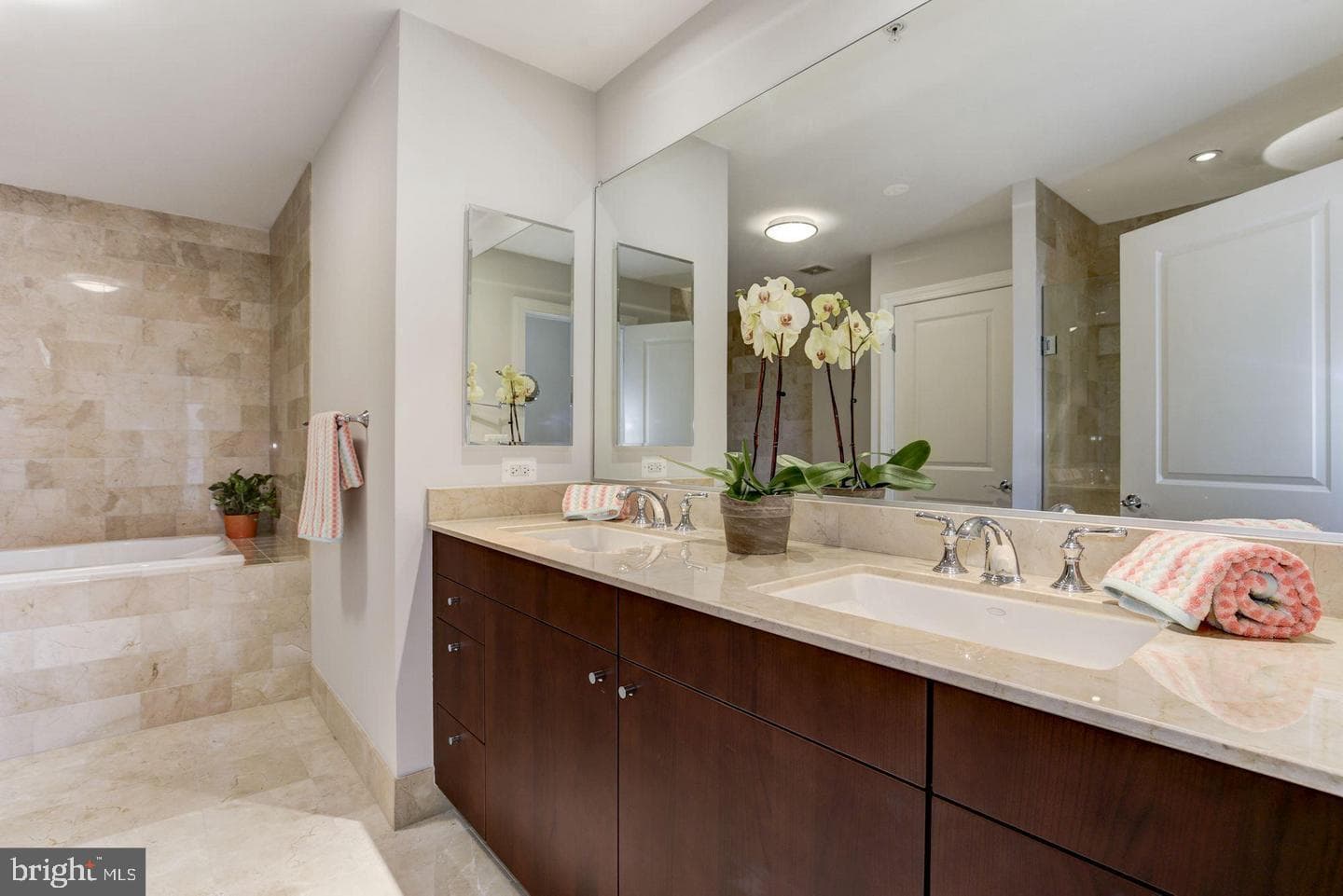 2425 L Street NW #730 photo 18