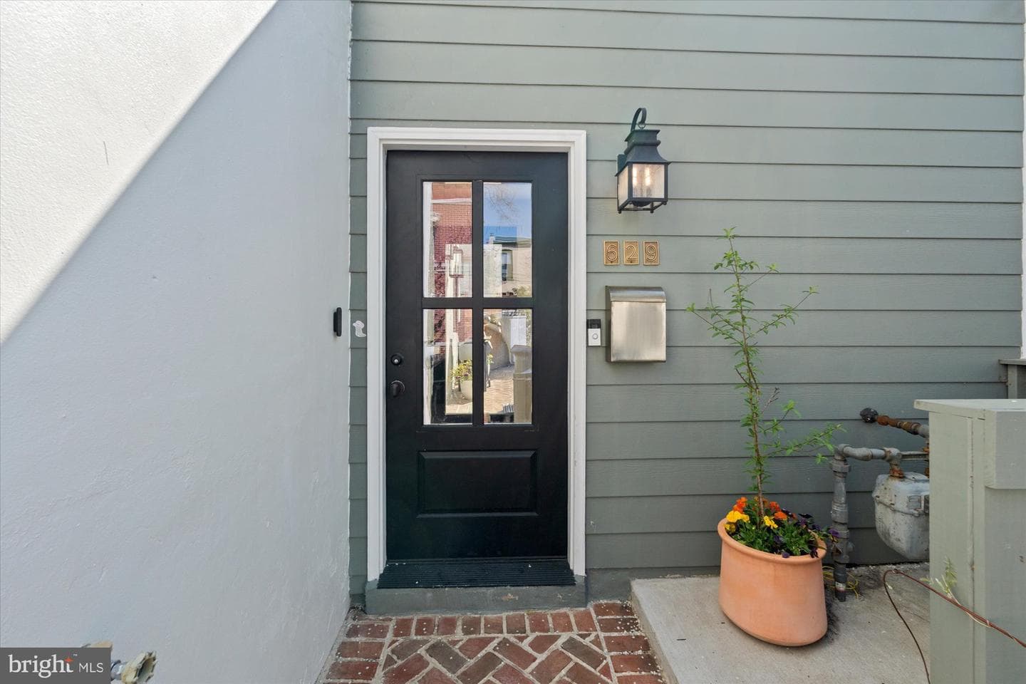 629 Pickford Place NE photo 2