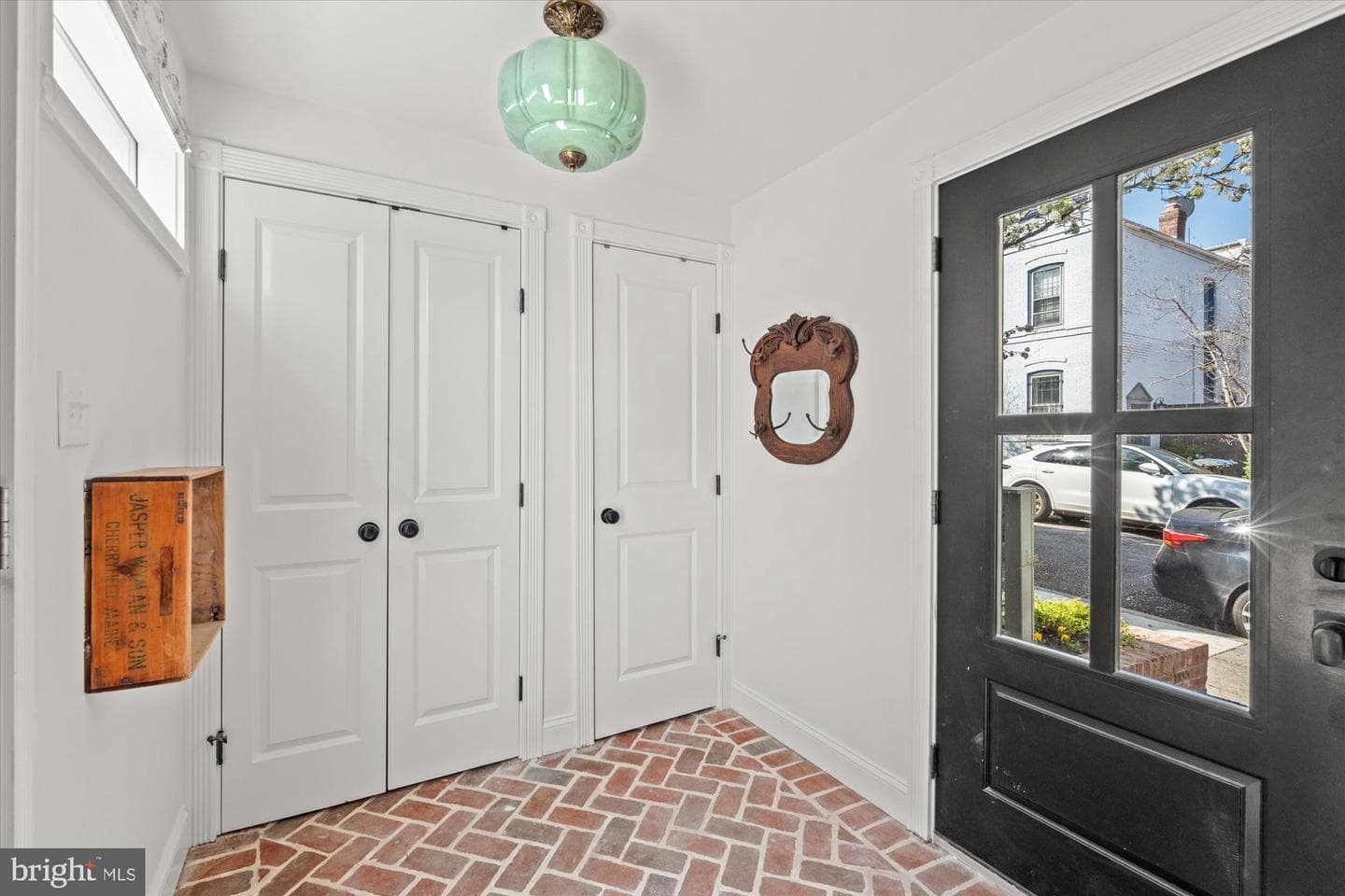 629 Pickford Place NE photo 5