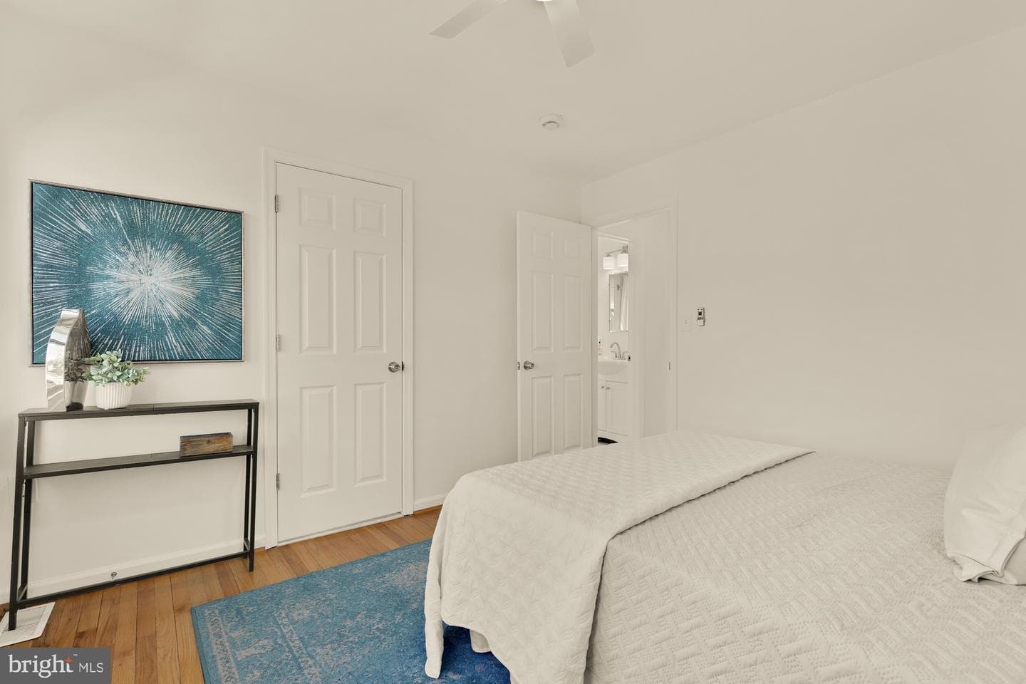 2425 Perry Street NE photo 19