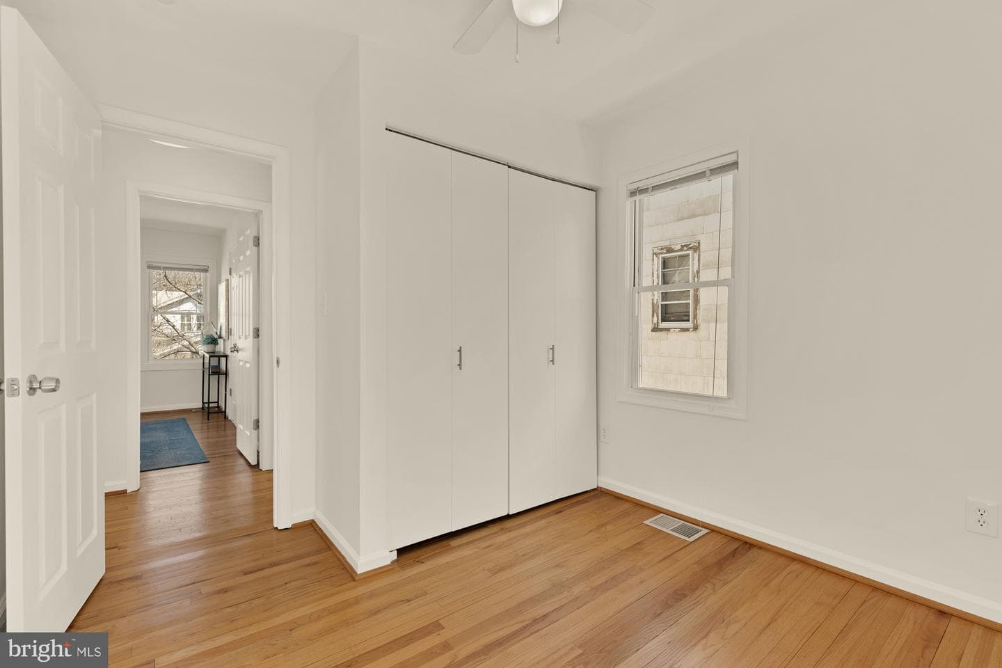 2425 Perry Street NE photo 23