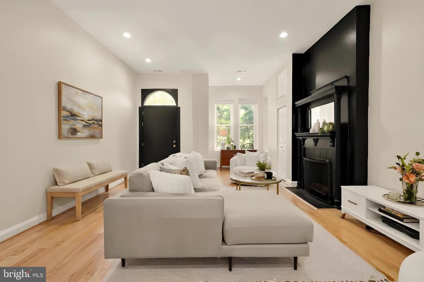1248 Girard Street NW photo 3