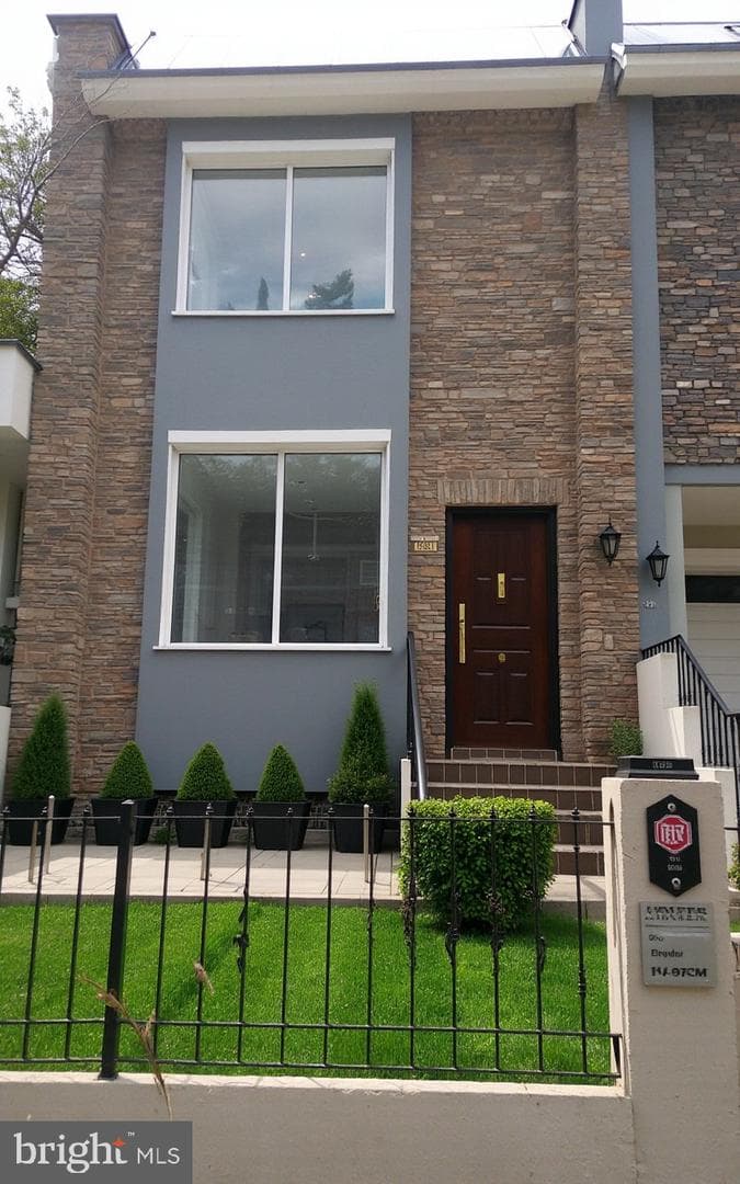 1105 Morse Street NE photo 3