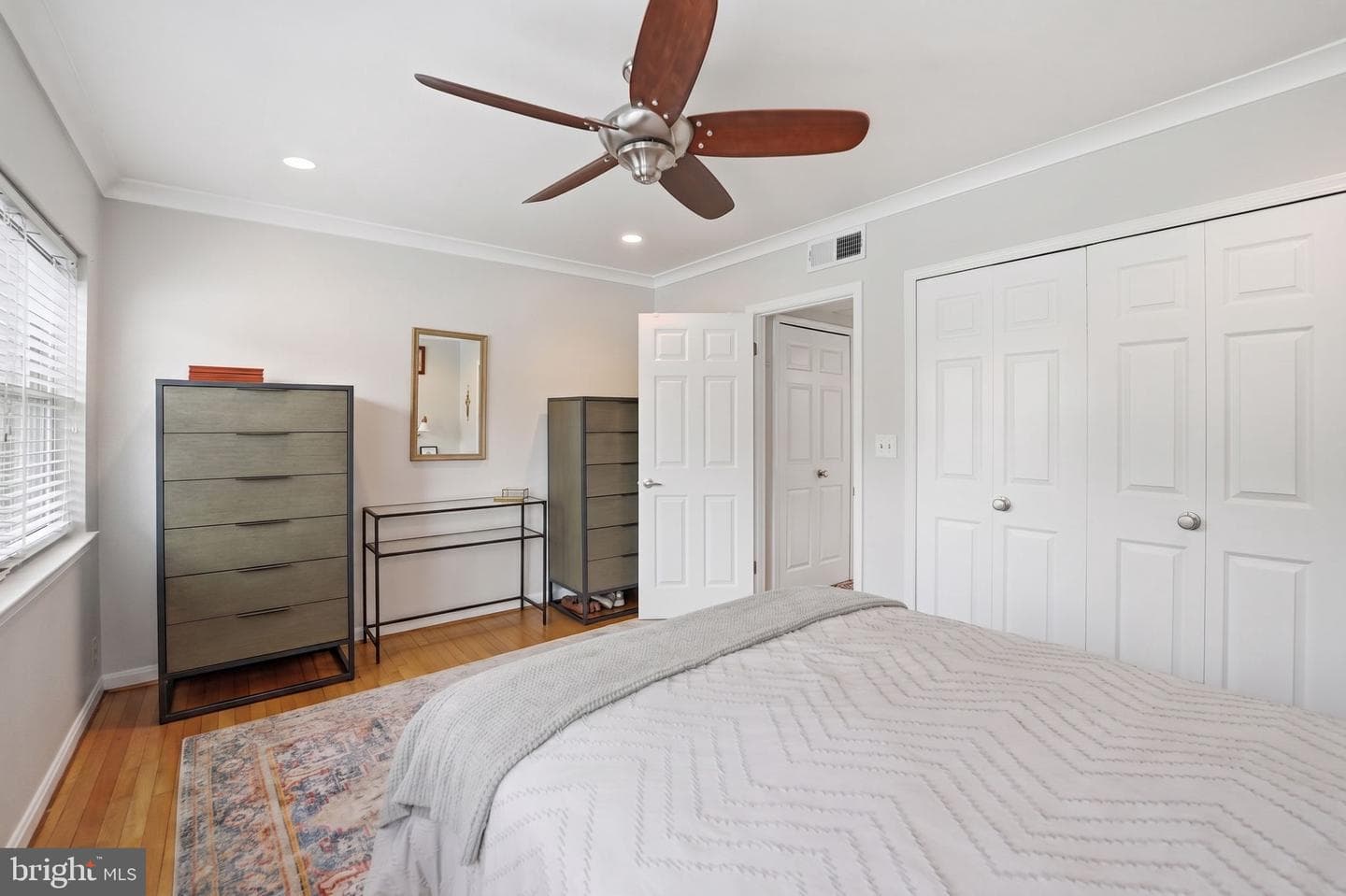 822 Constitution Avenue NE photo 22