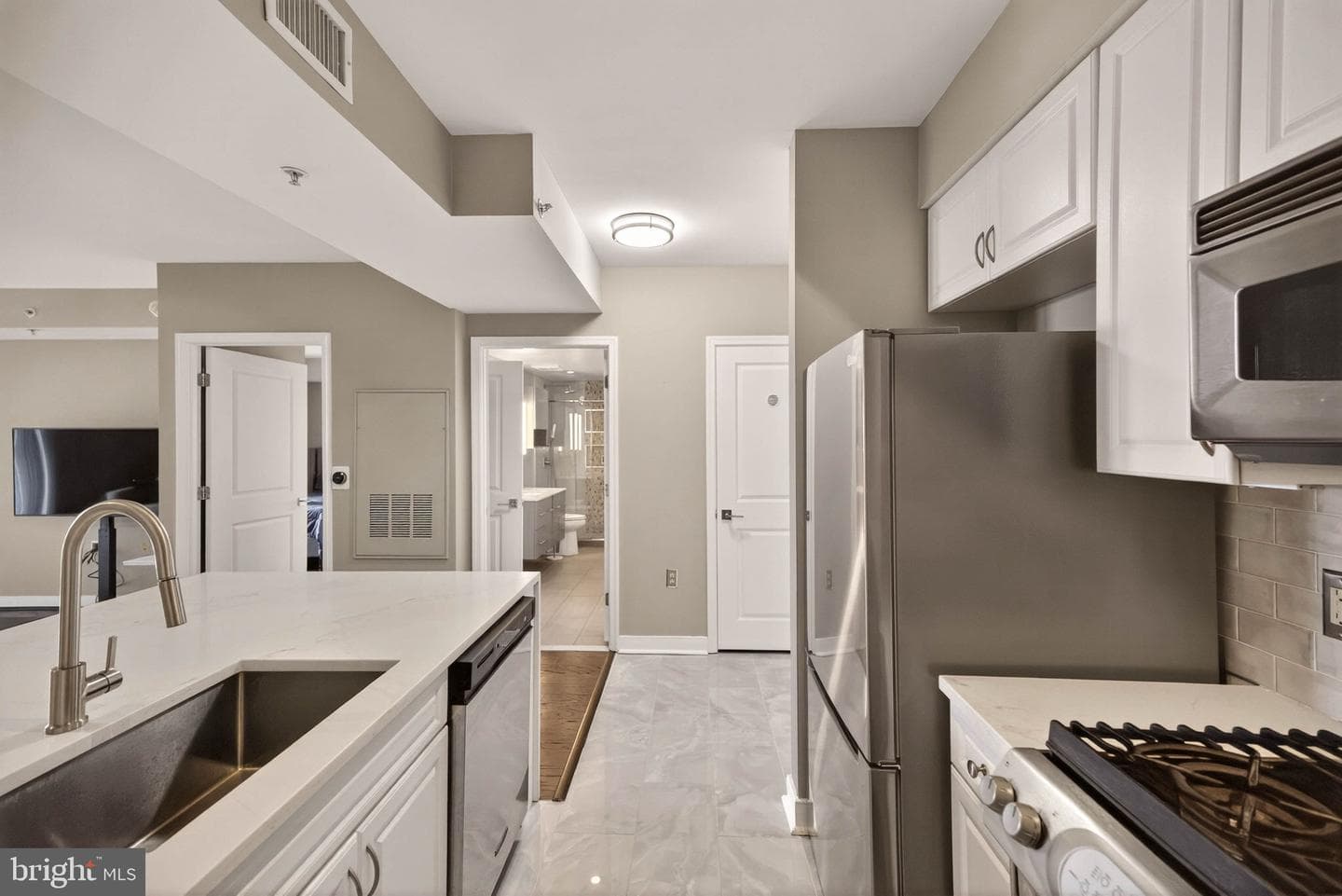 555 Massachusetts Avenue NW #1319 photo 14