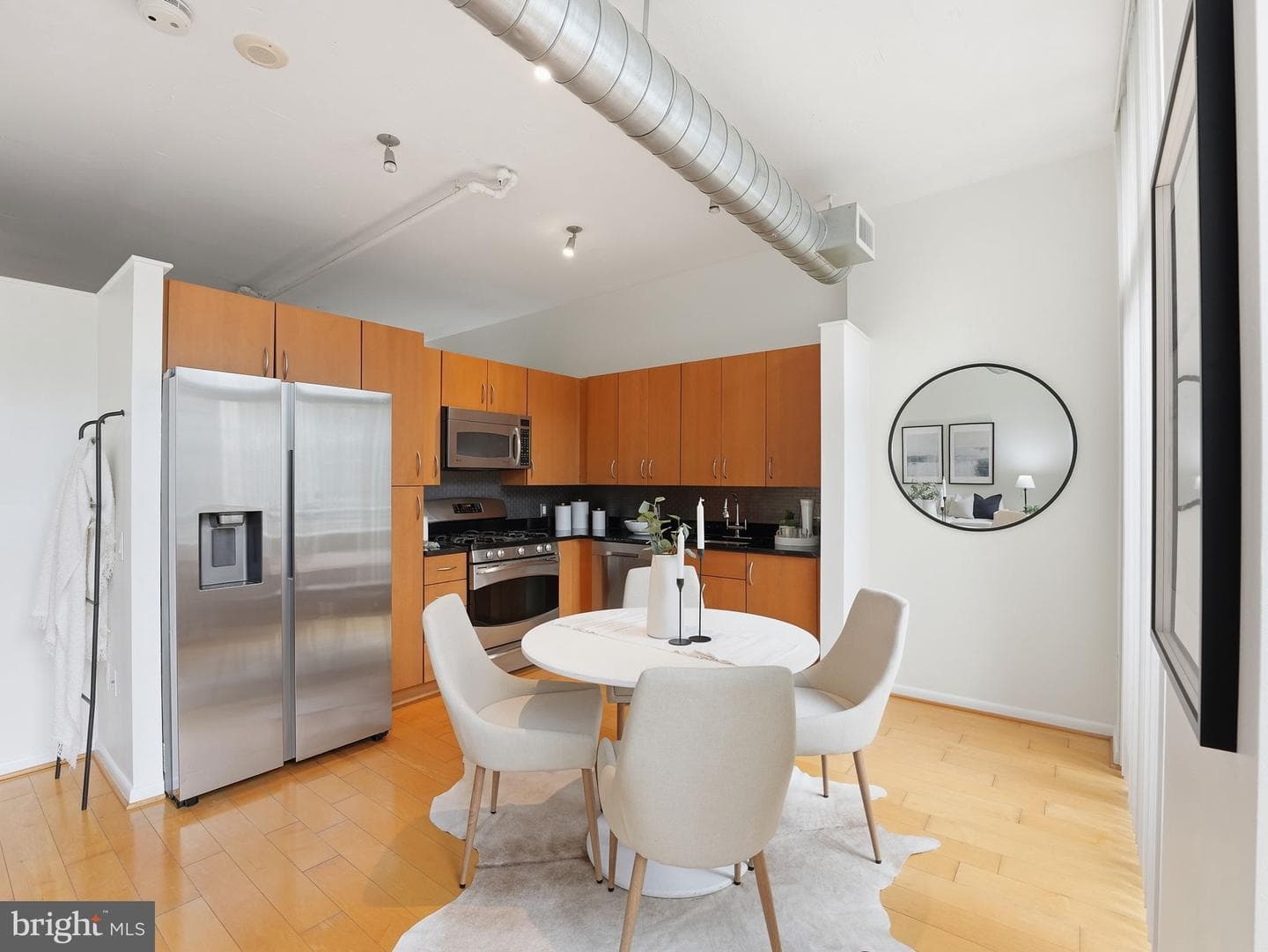 811 4th Street NW #402, Washington