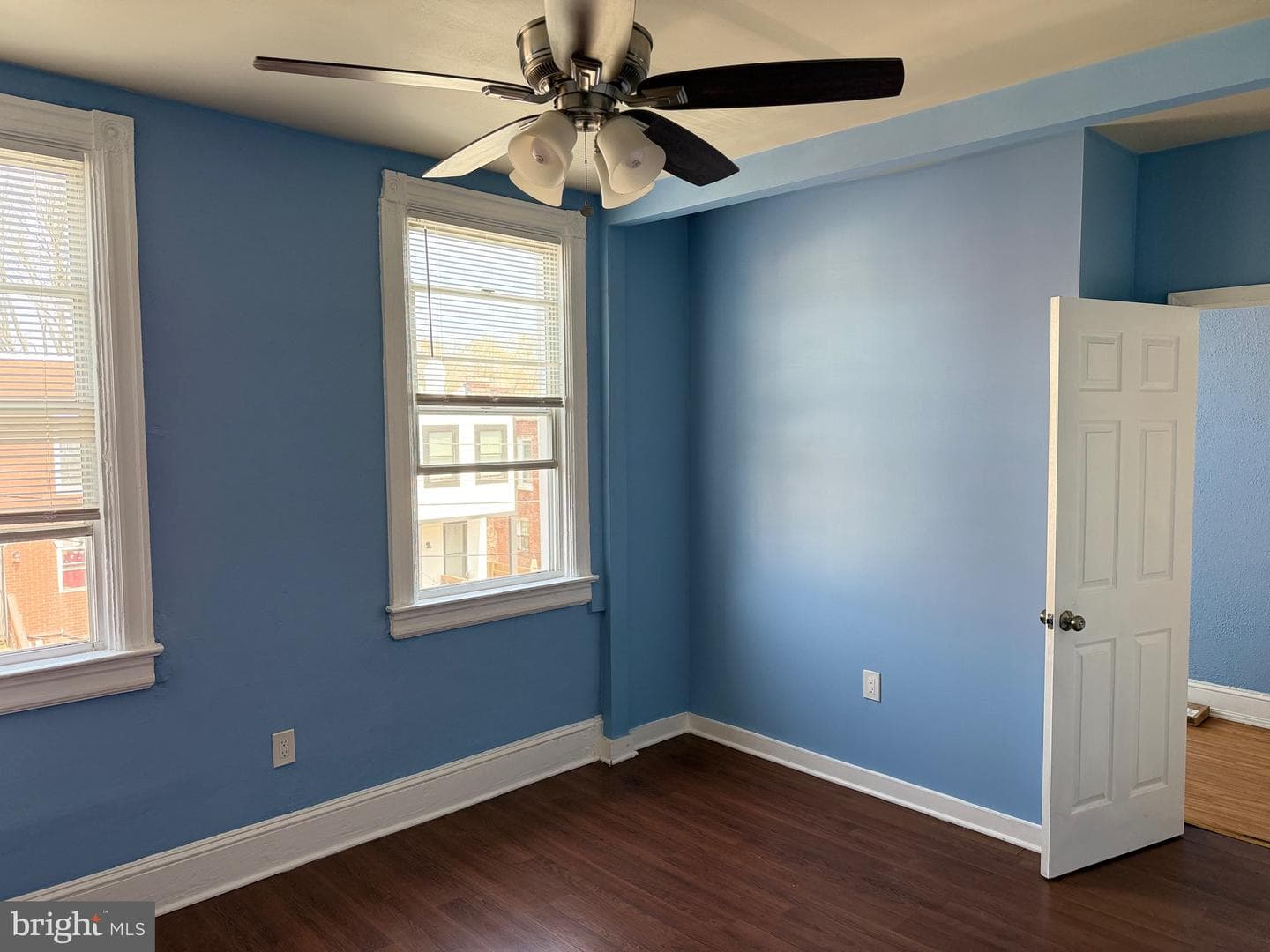 528 Hobart Place NW photo 16