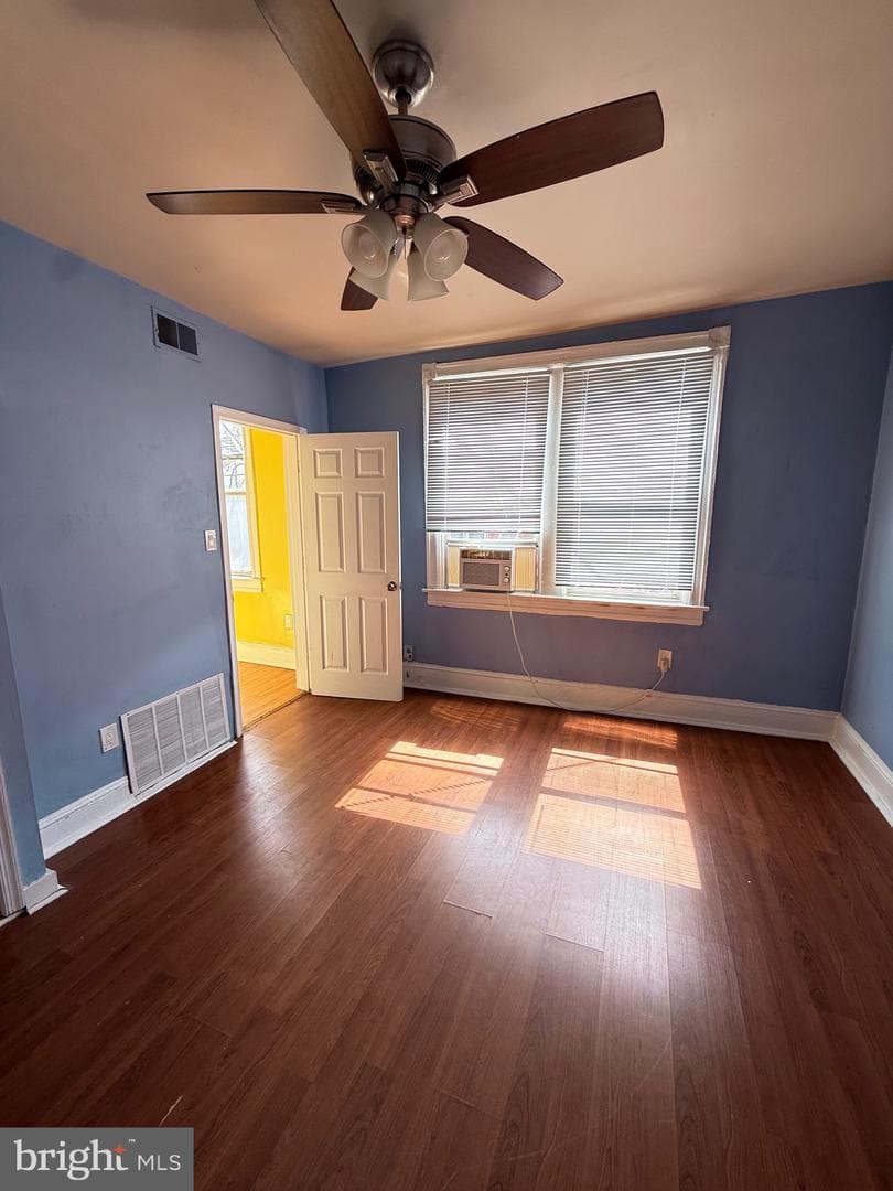 528 Hobart Place NW photo 21