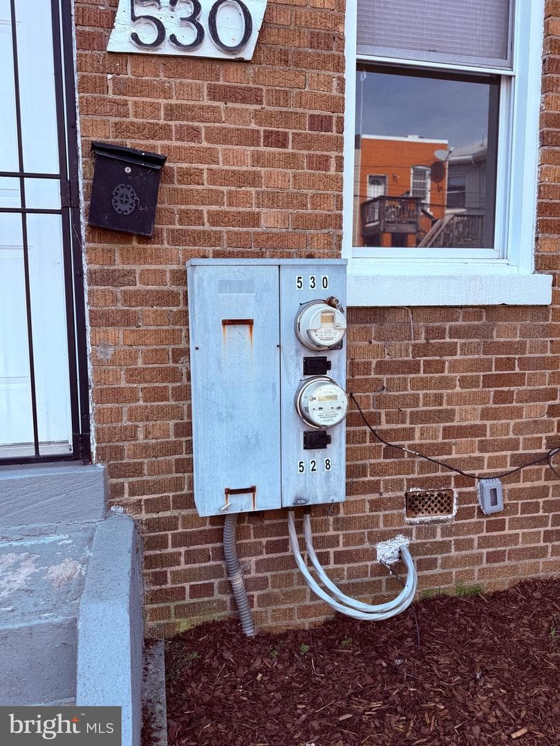 528 Hobart Place NW photo 28