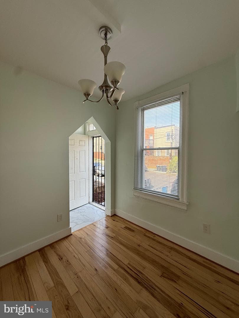528 Hobart Place NW photo 32