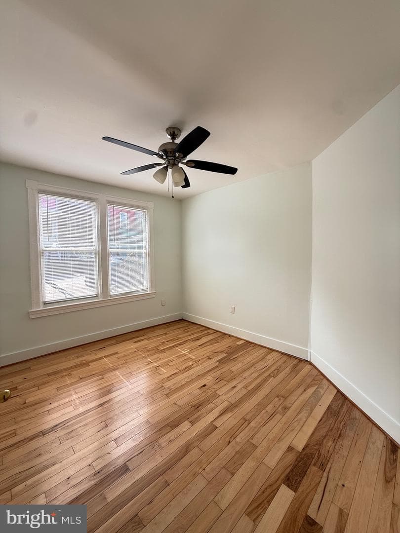 528 Hobart Place NW photo 37
