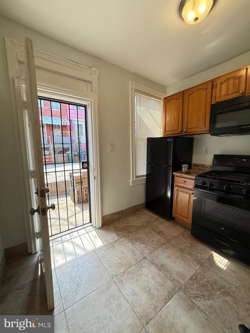 528 Hobart Place NW photo 43