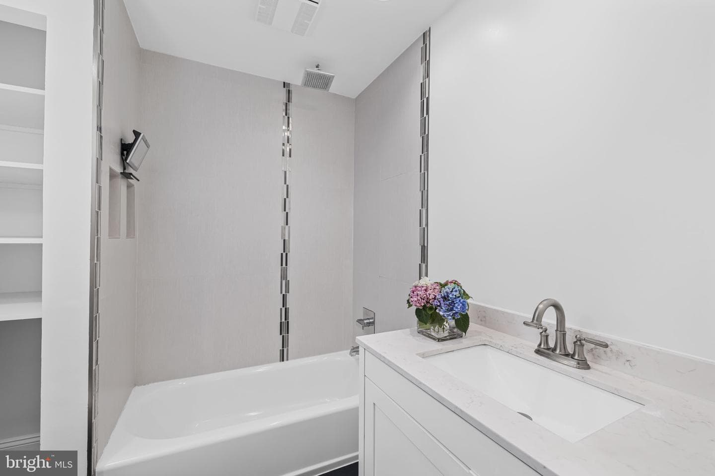 1855 Calvert Street NW #102 photo 15