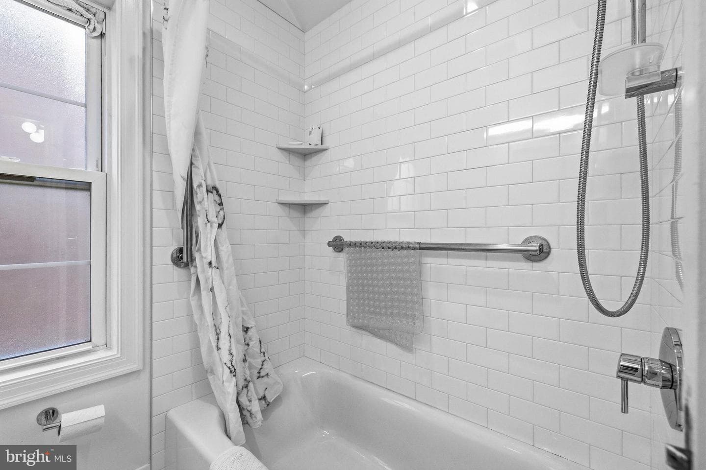 5028 Massachusetts Avenue NW photo 15