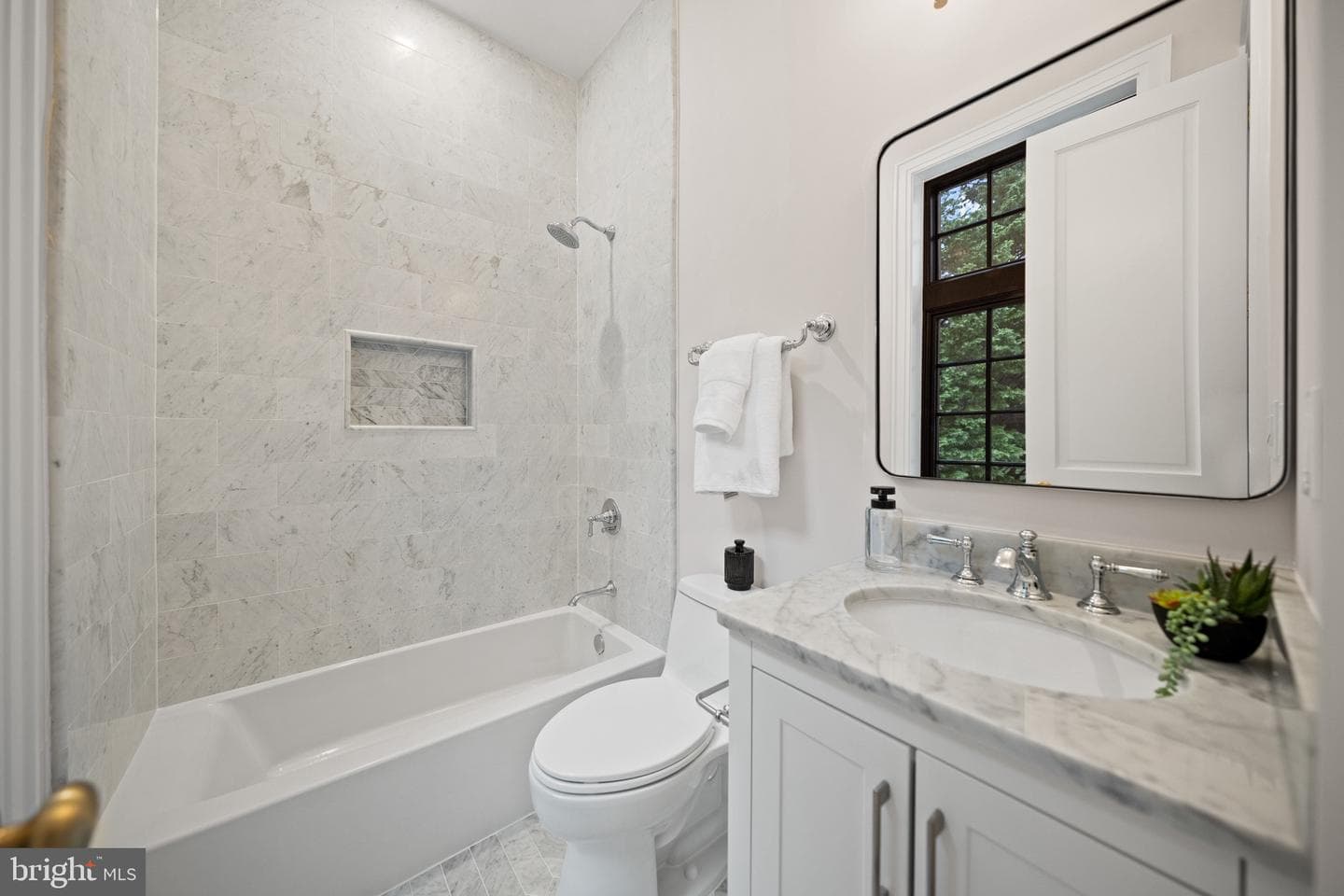 5125 Upton Street NW photo 27