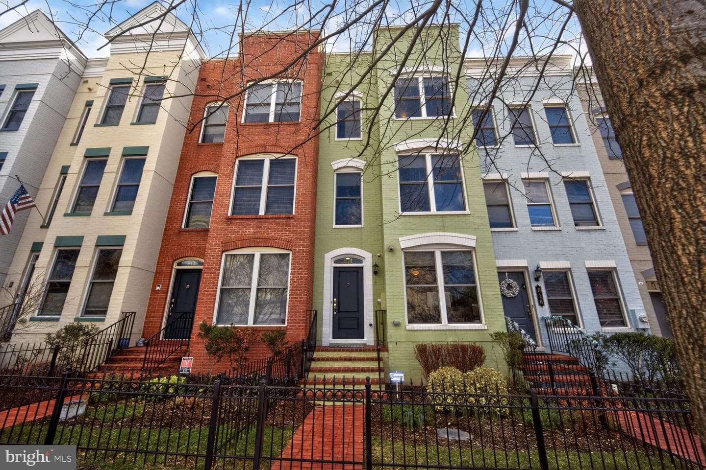 814 3rd Street SE, Washington