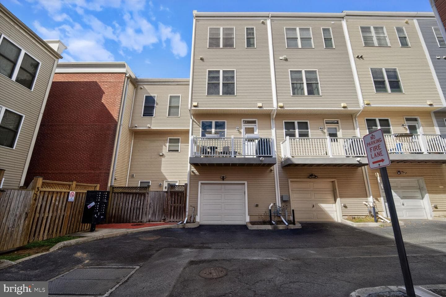 814 3rd Street SE photo 32