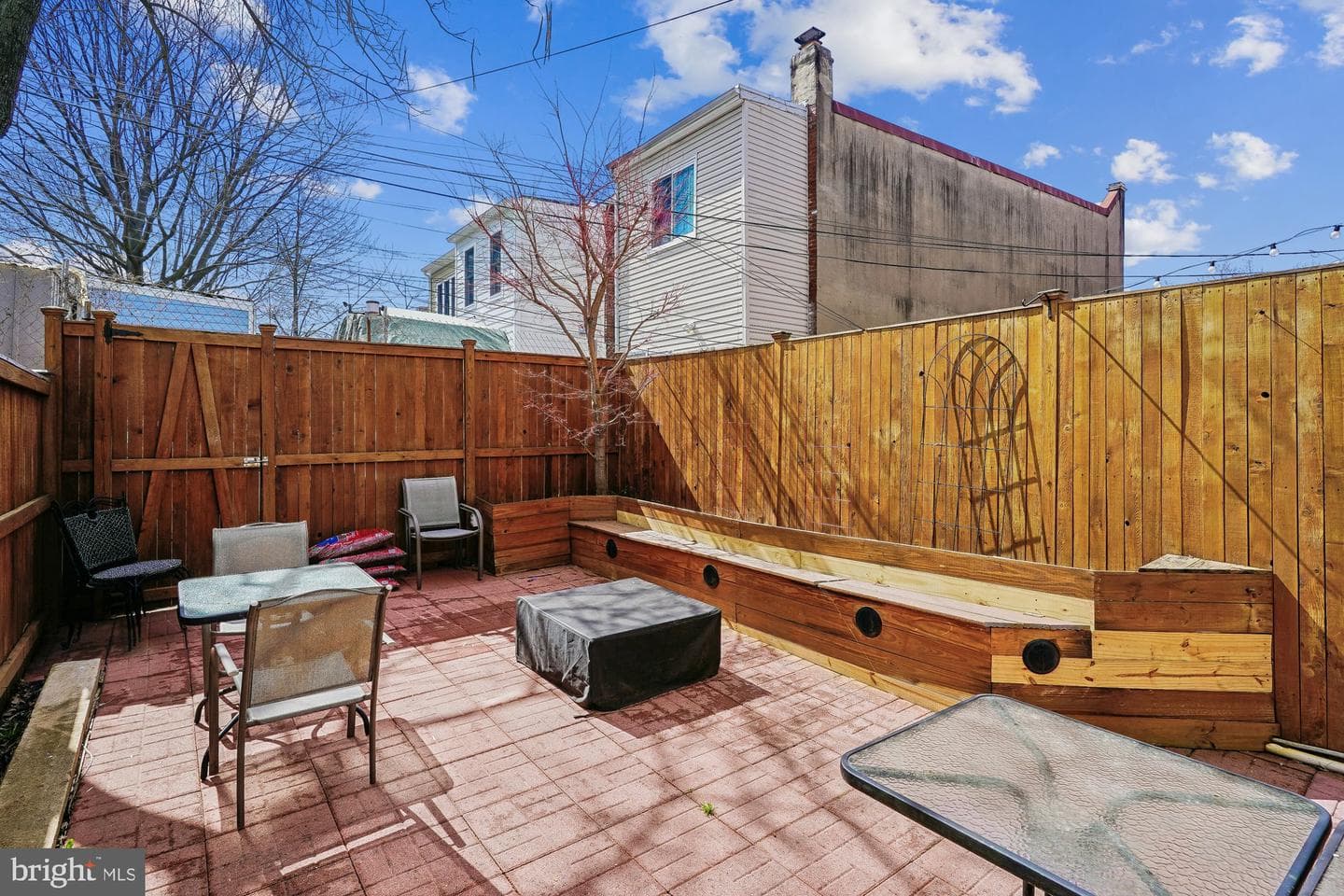 909 C Street NE photo 39