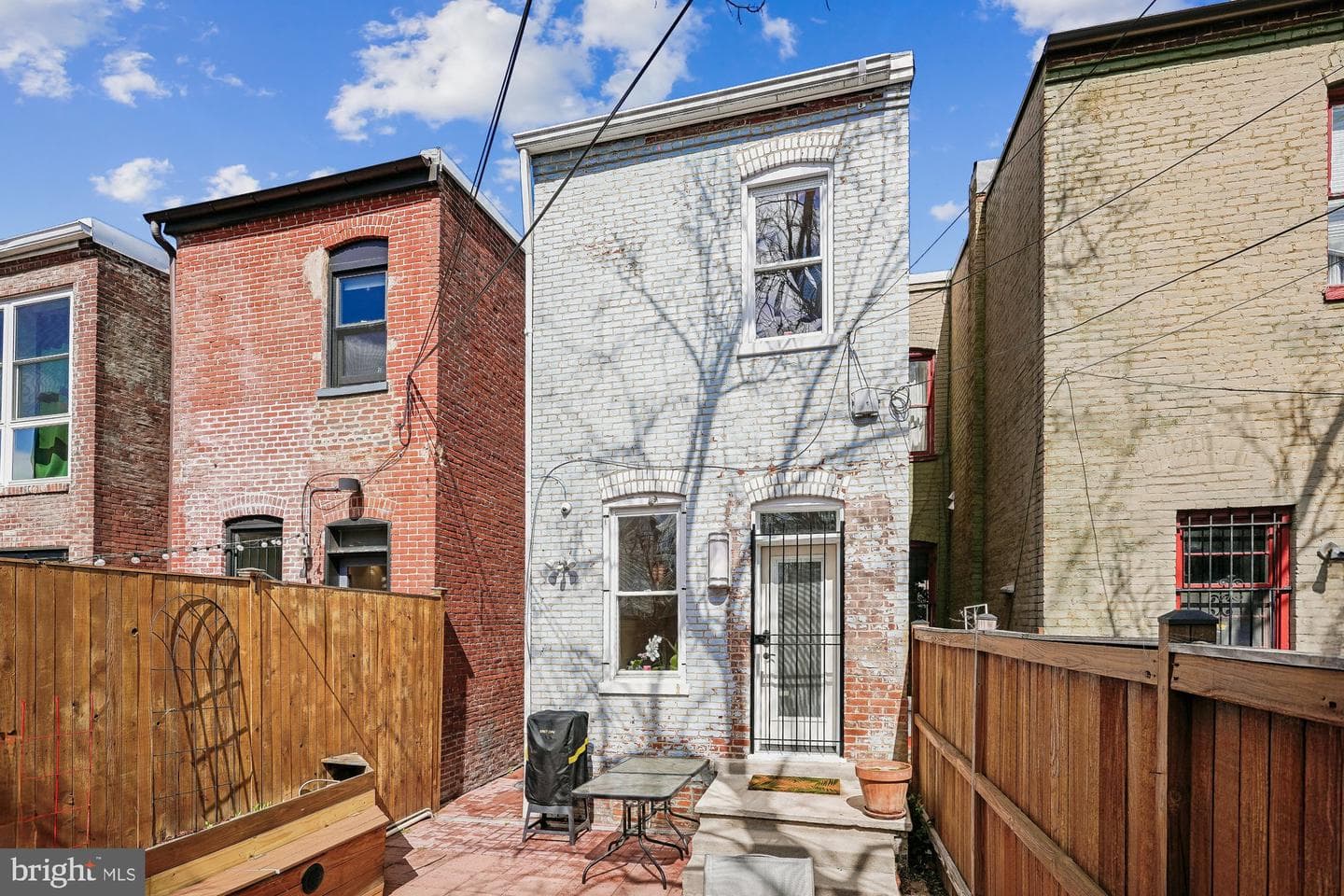 909 C Street NE photo 40