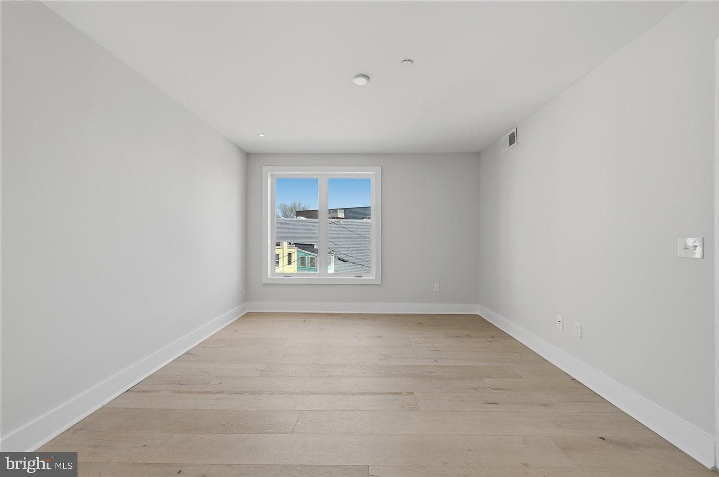 919 12th Street NE #303 photo 12