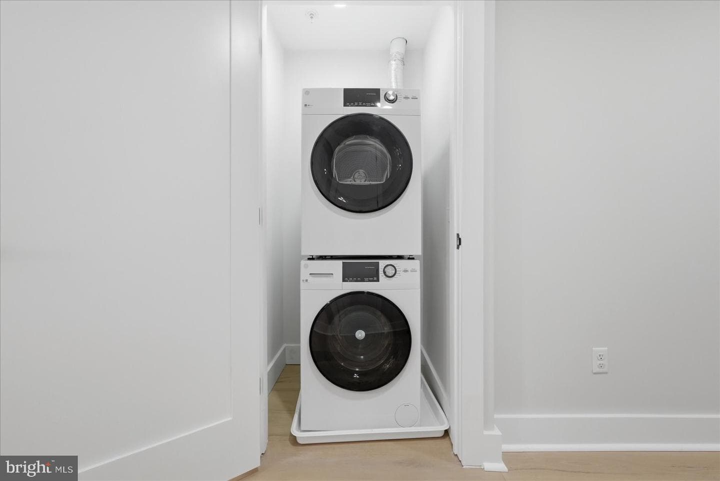 919 12th Street NE #303 photo 15