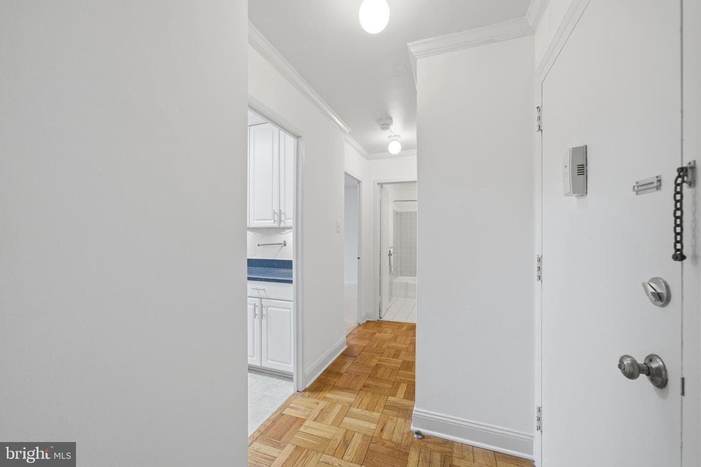 4000 Tunlaw Road NW #220 photo 10