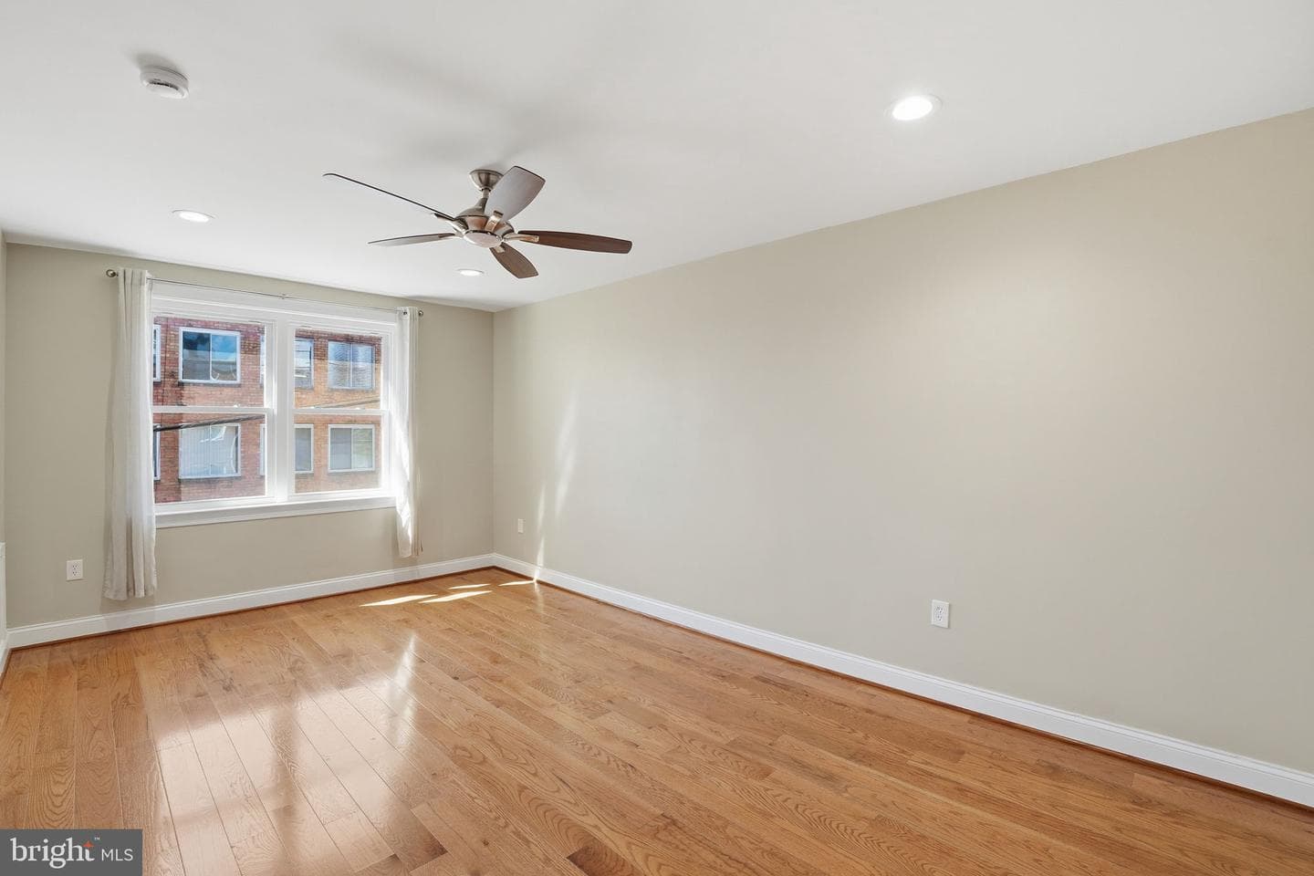 33 Kennedy Street NW #202 photo 8