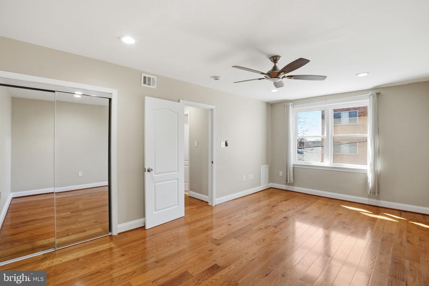 33 Kennedy Street NW #202 photo 9