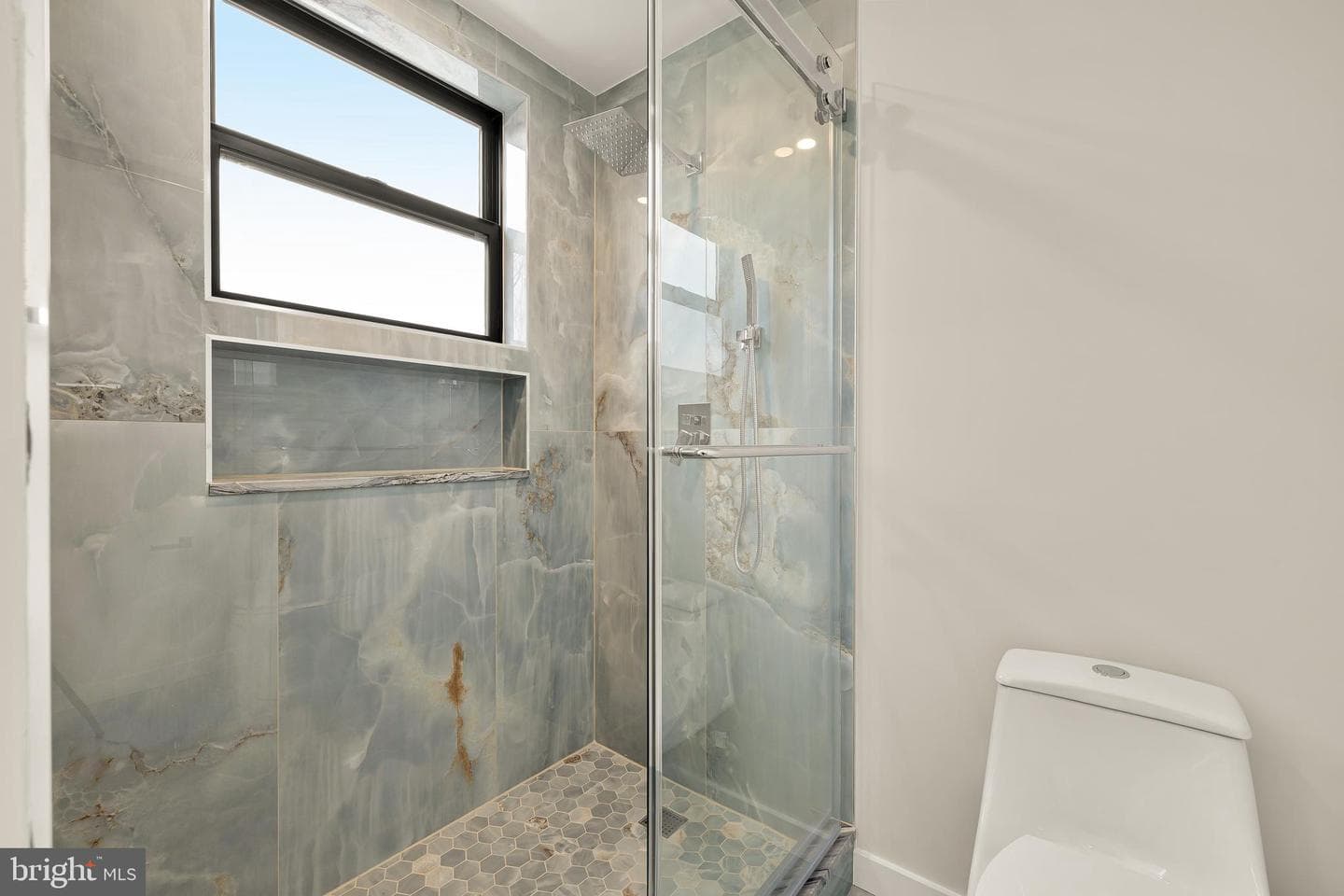 1516 Levis Street NE #2 photo 38