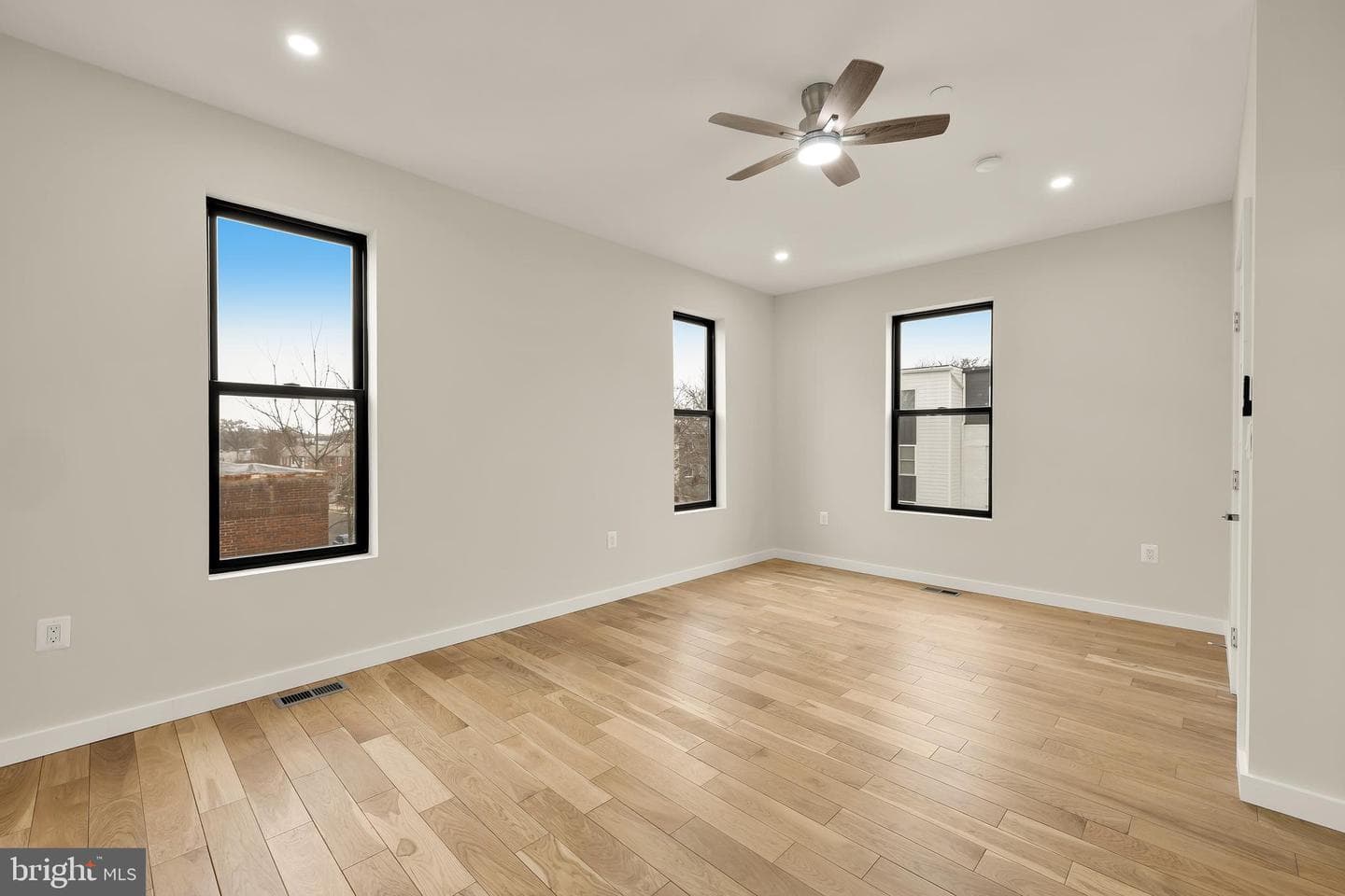 1516 Levis Street NE #2 photo 39