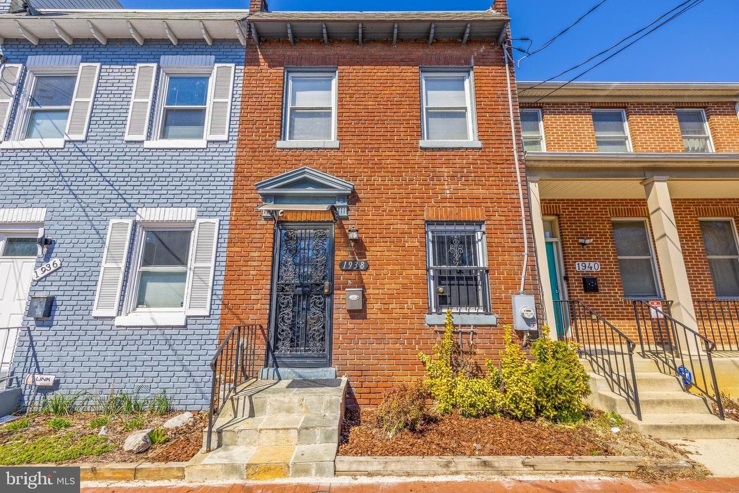 1938 Capitol Avenue NE