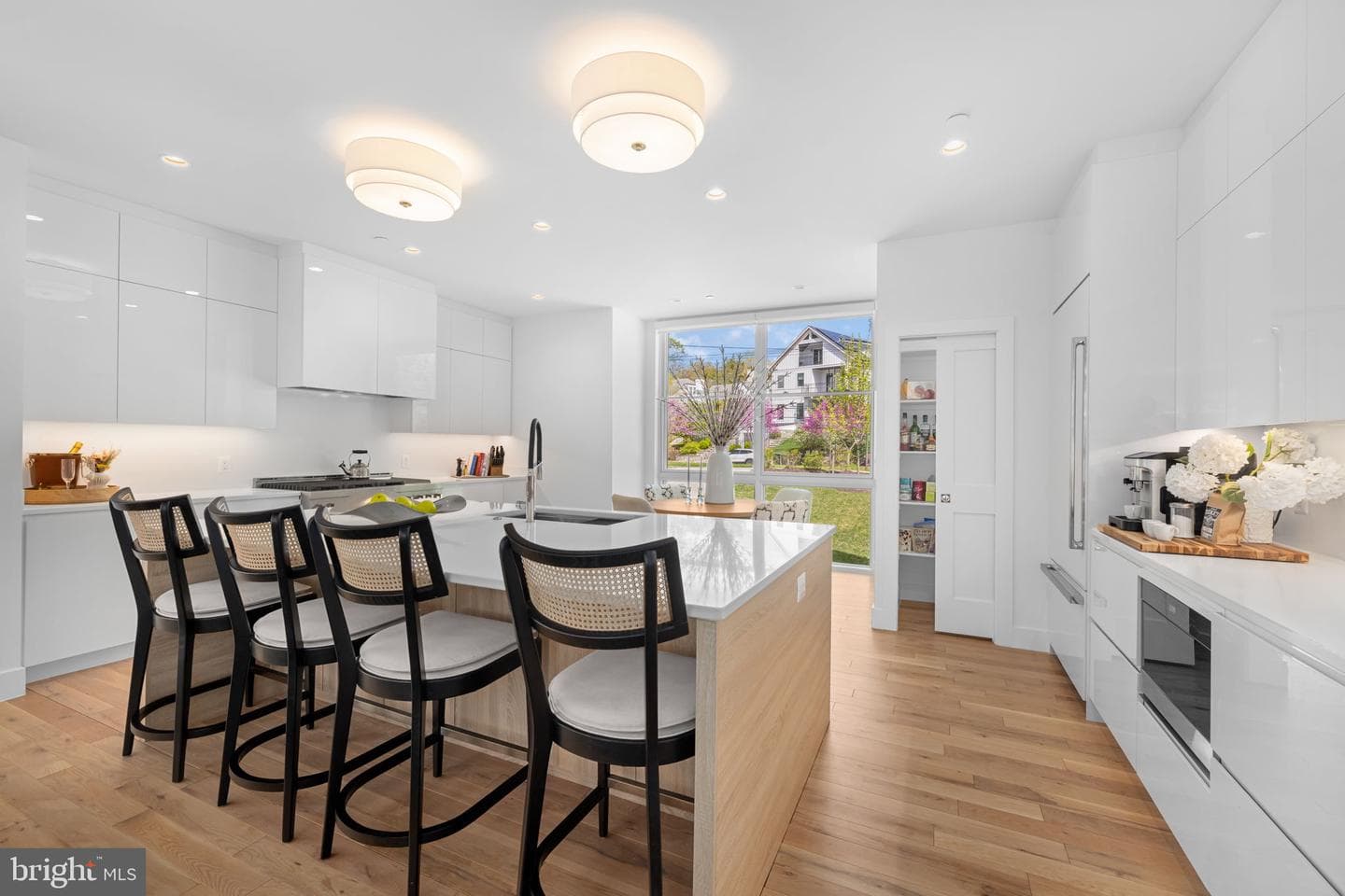 4892 Macarthur Boulevard NW photo 12