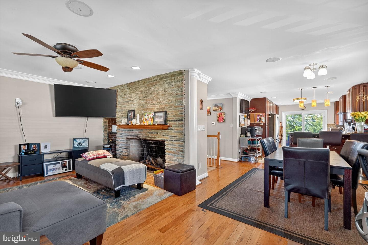 260 45th Street NE photo 4
