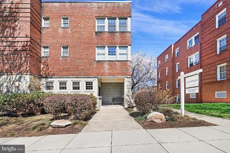 3925 Davis Place NW #206 photo 22