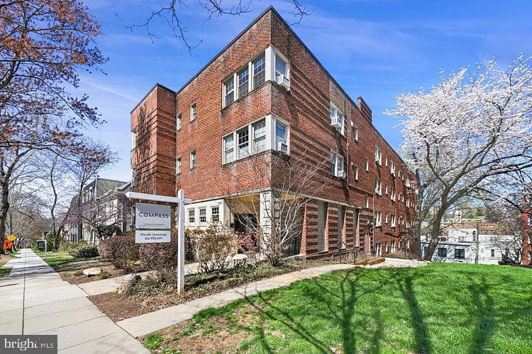 3925 Davis Place NW #206 photo 23
