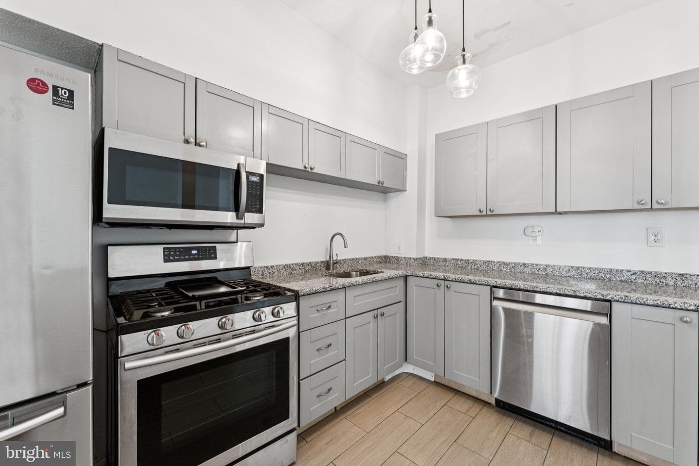 621 Kenyon Street NW photo 10