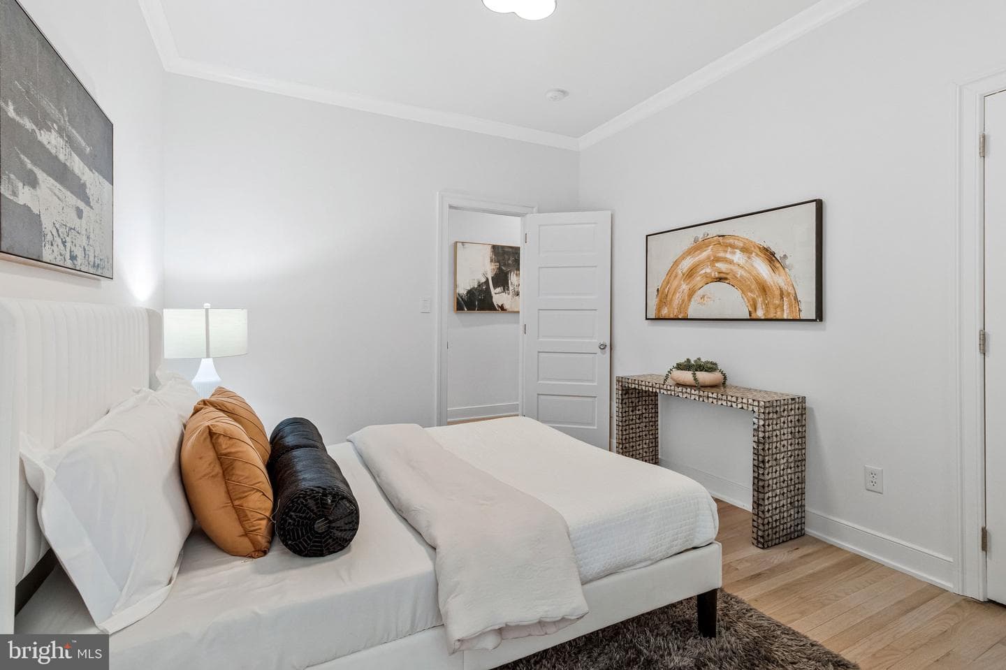 504 G Street NE #1 photo 27