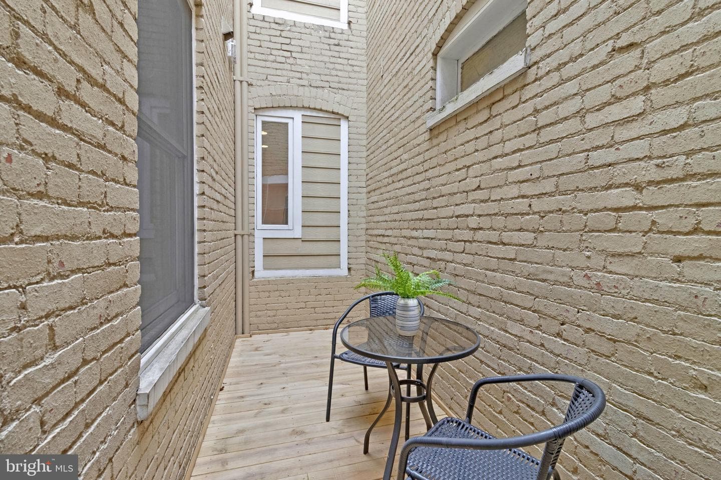 504 G Street NE #1 photo 29