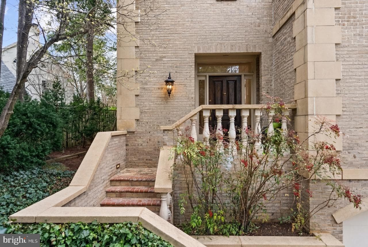 4613 Charleston Terrace NW, Washington