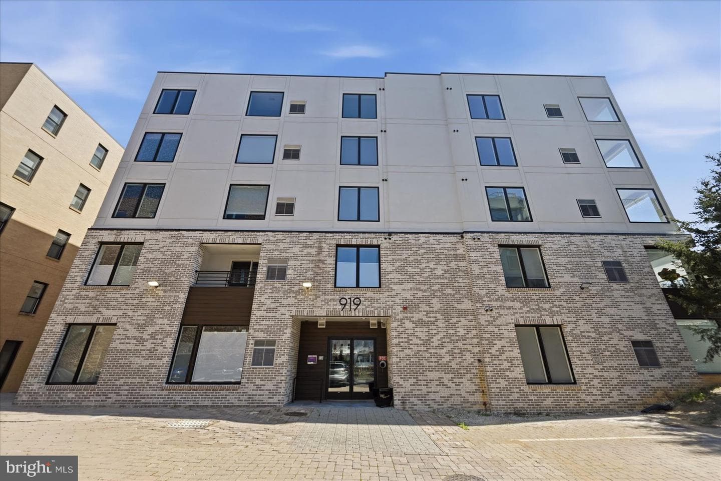 919 12th Street NE #404 photo 1