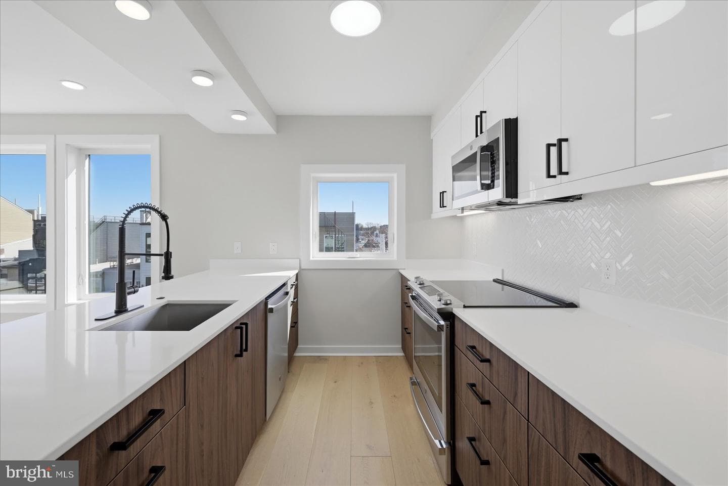 919 12th Street NE #404 photo 3