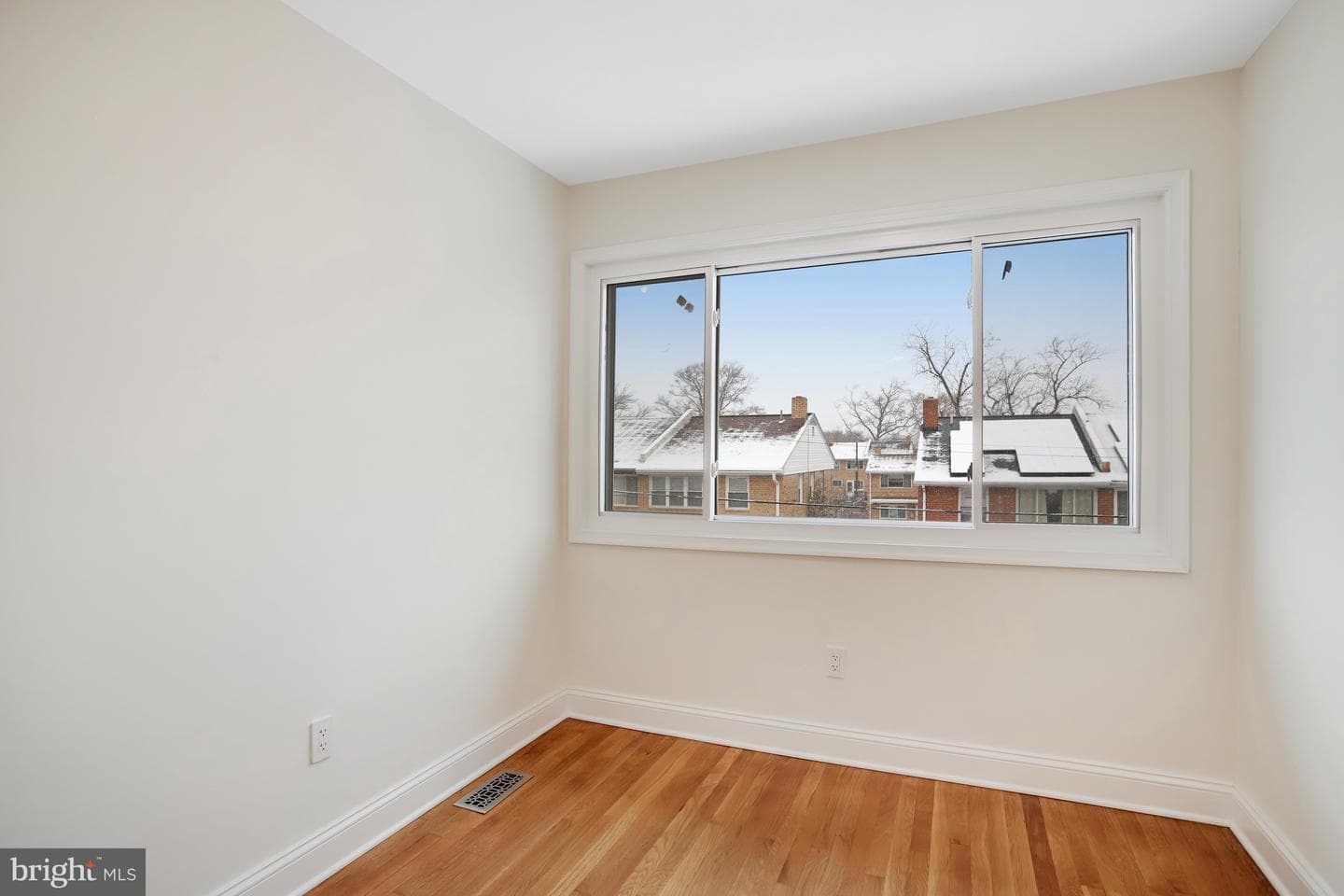 720 Decatur Street NE photo 15