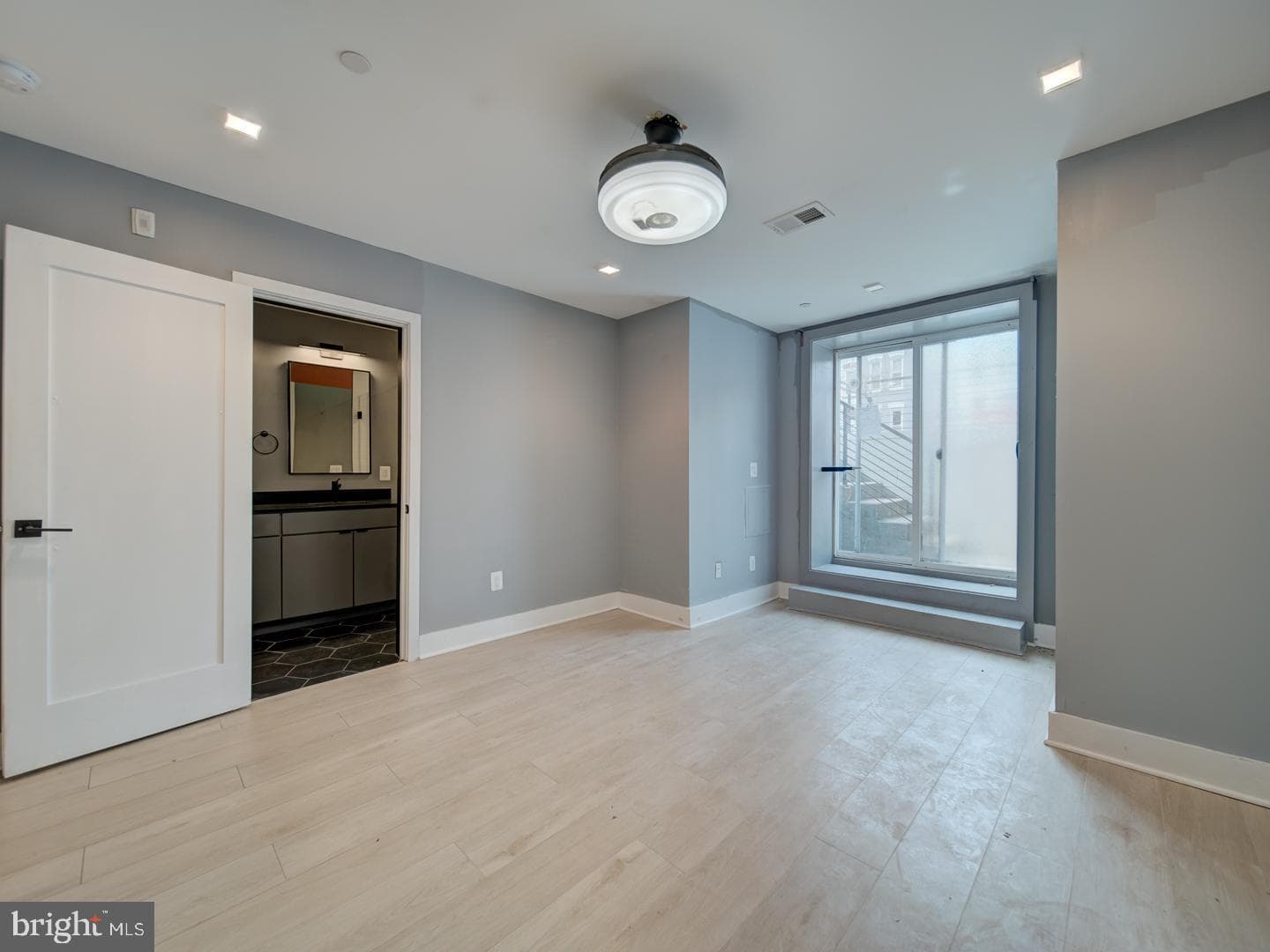 615 15th Street NE #1 photo 25