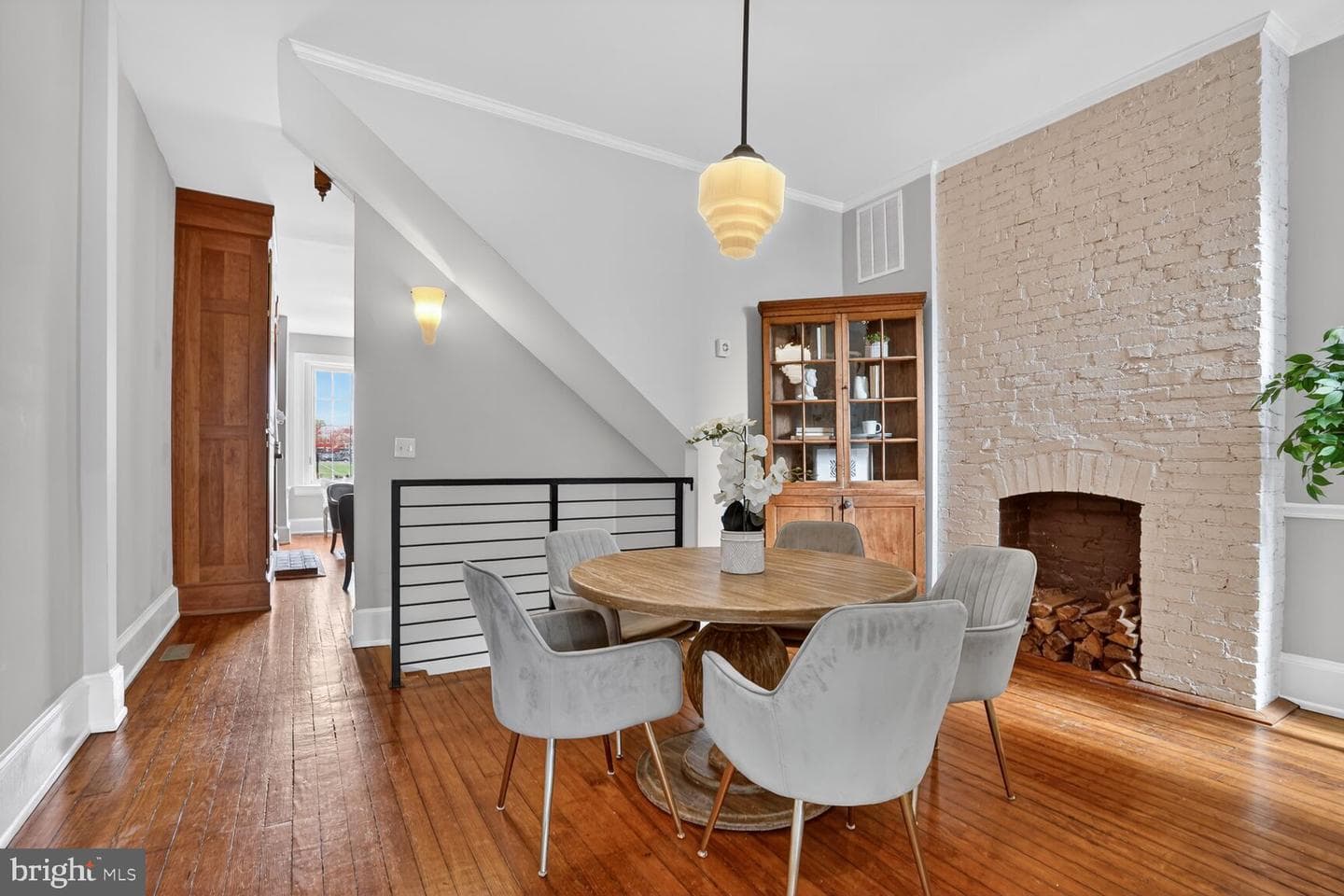 1243 E Street SE photo 9