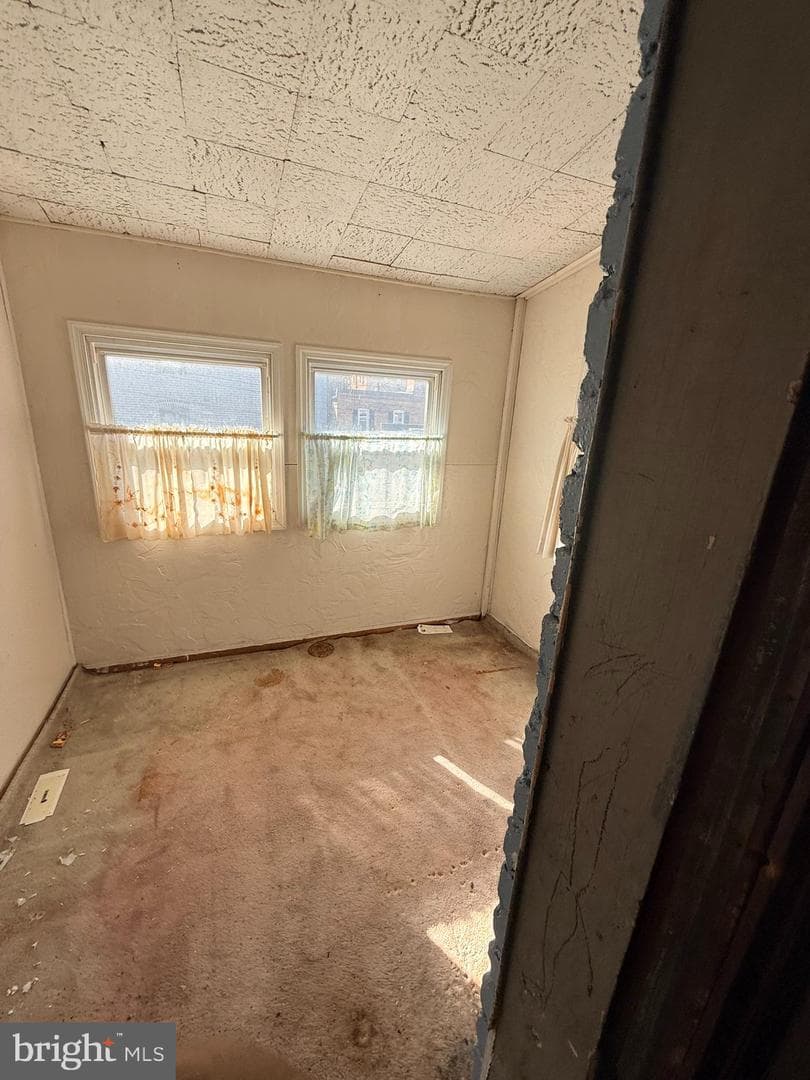 1015 E Street NE photo 4