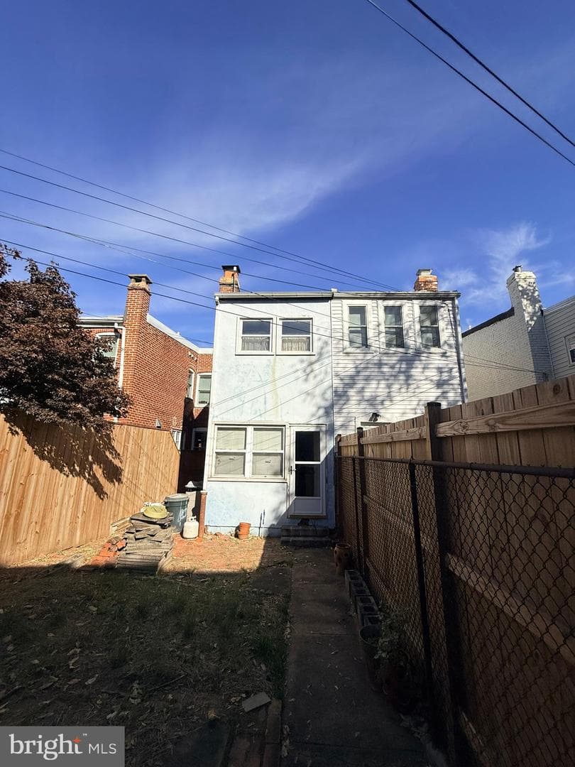 1015 E Street NE photo 9
